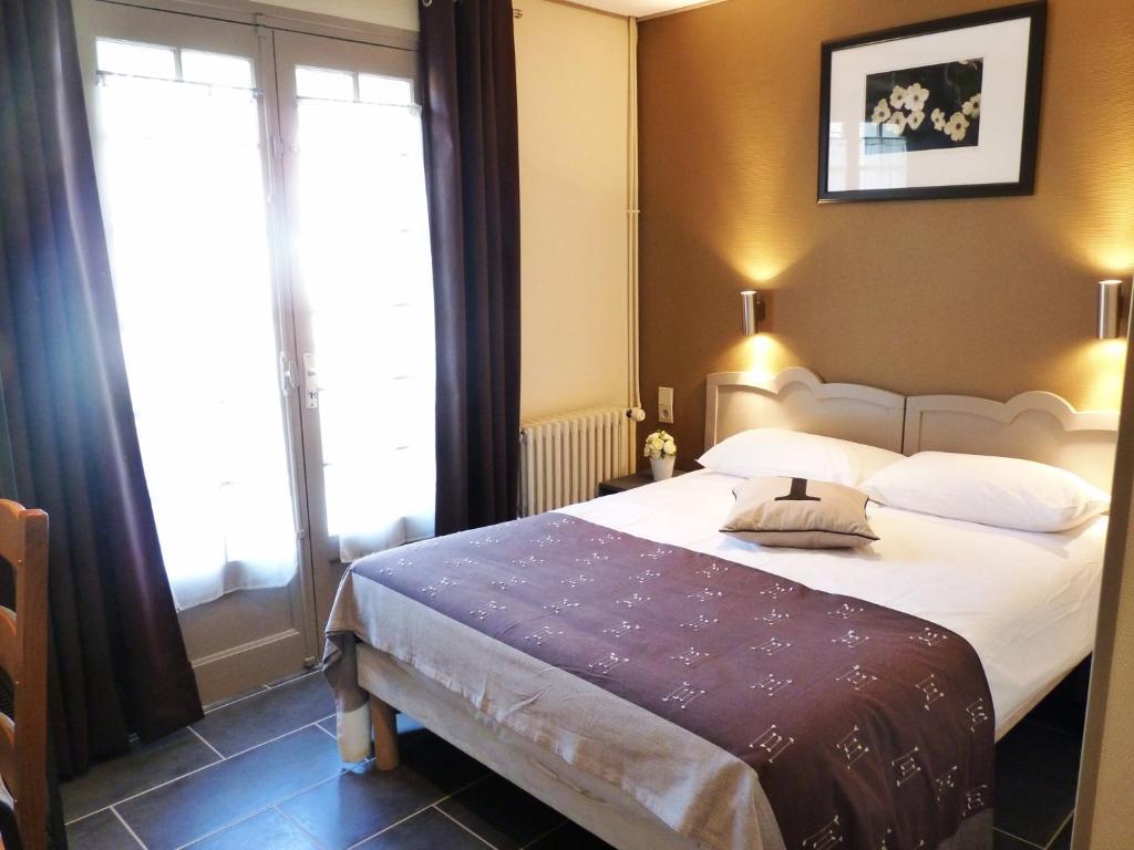 Hotel-Restaurant La P'Tite Auberge Lillebonne Cameră foto